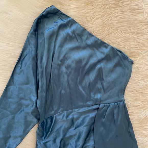 Elliatt Saronic One Shoulder Long Sleeve Blue Draped Front Dress - Picture 3 of 9